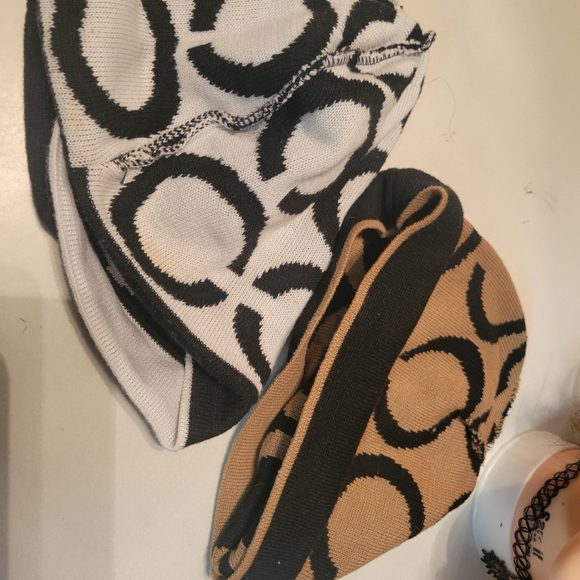 C logo beanie brown and cream and black and white. - Picture 4 of 5